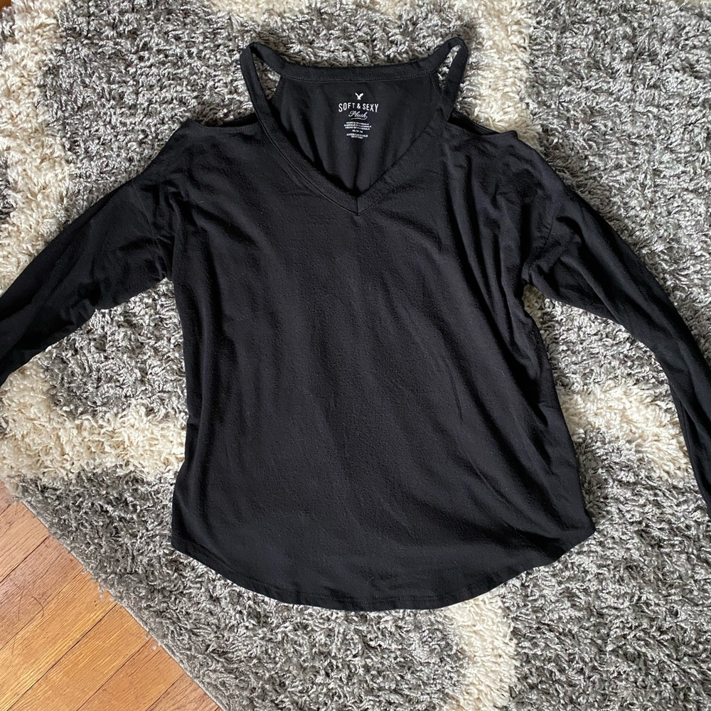 AE Cold Shoulder Long Sleeve Top